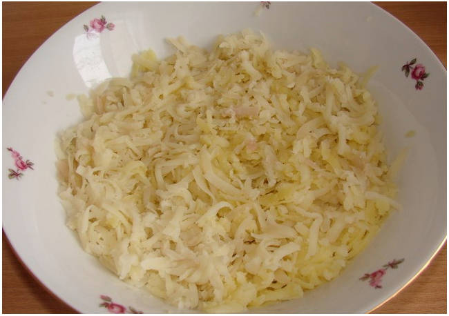 Салат «Белый лебедь» с копченой курицей
