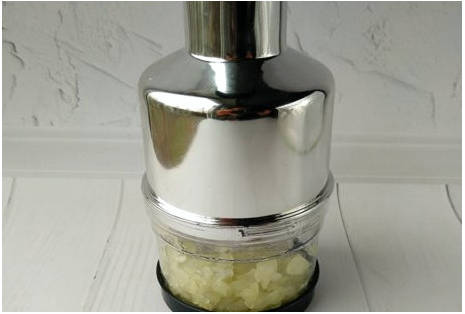 Белорусский салат с печенью и грибами