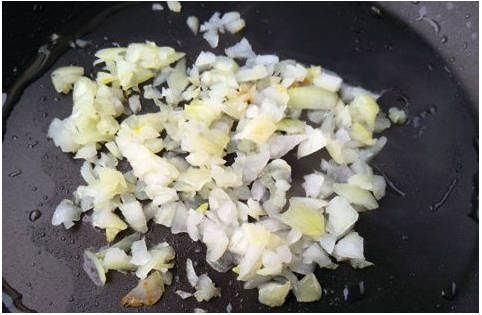 Белорусский салат с печенью и грибами