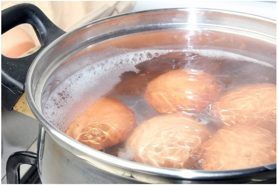 Белковый салат с яйцом