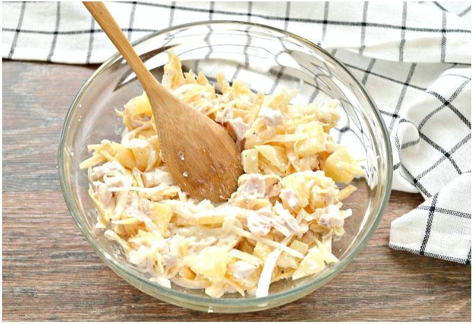 Гавайский салат с курицей