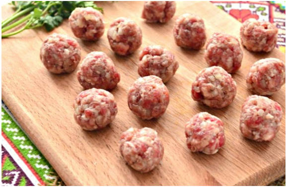 Суп с мясными фрикадельками и вермишелью