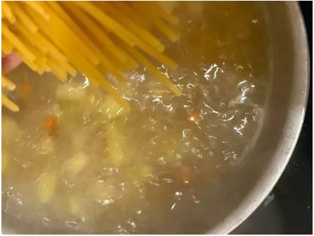 Сырный суп с куриными фрикадельками