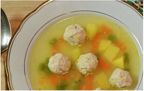 Суп с фрикадельками из куриной грудки