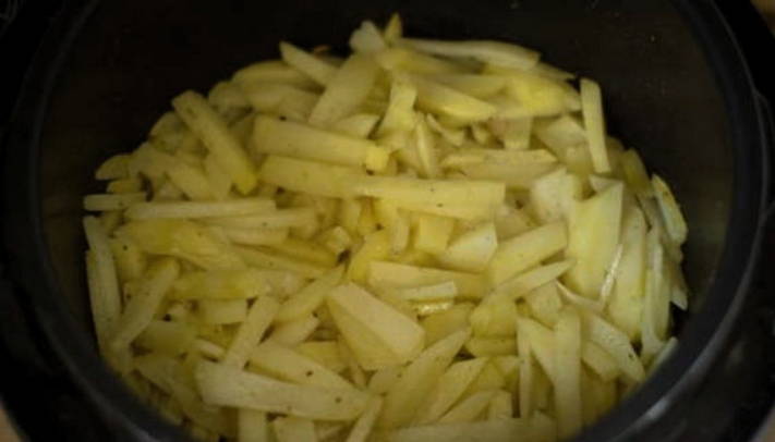 Жареная картошка в мультиварке Редмонд