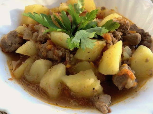 Тушеная картошка с курицей в мультиварке Редмонд
