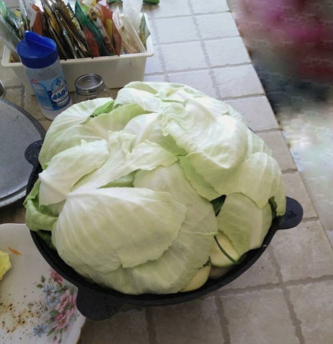 Мясо с овощами в собственном соку в казане