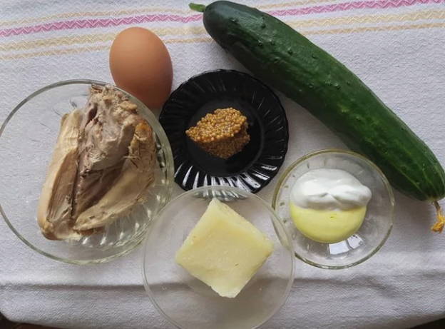 Мясной салат со свежими огурцами Мясной салат со свежими огурцами