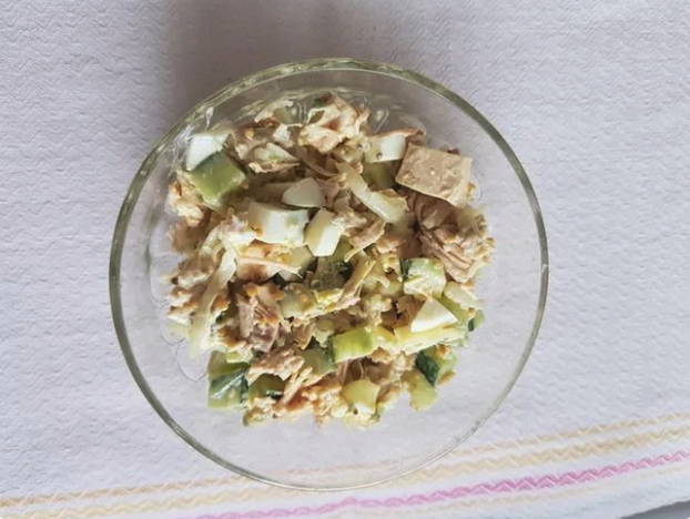 Мясной салат со свежими огурцами Мясной салат со свежими огурцами
