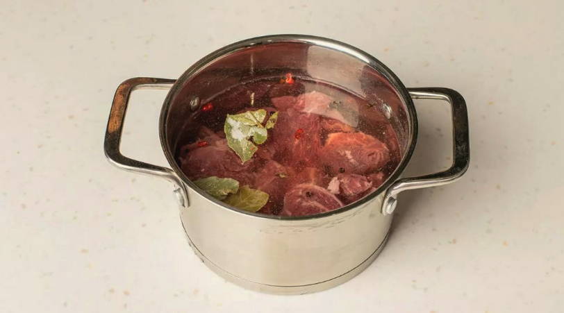 Мясной салат с фасолью Мясной салат с фасолью
