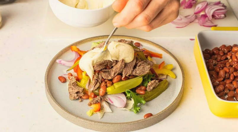 Мясной салат с фасолью Мясной салат с фасолью
