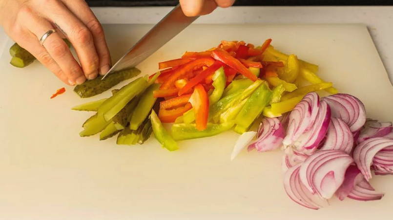 Мясной салат с фасолью Мясной салат с фасолью