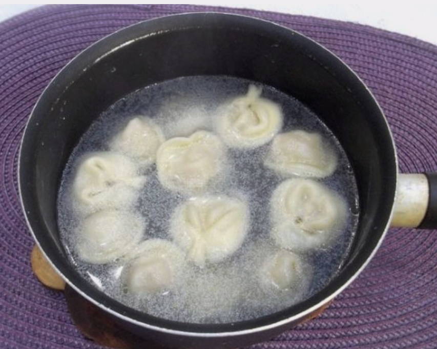 Пельмени с грибами в горшочках в духовке