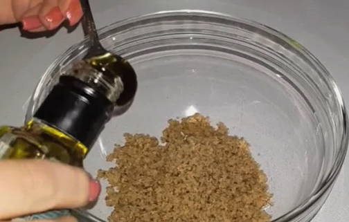 Классический грузинский салат с грецкими орехами, помидорами и огурцами