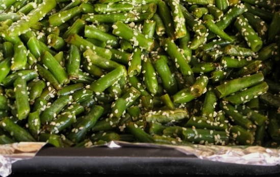 Горячий салат со стручковой фасолью