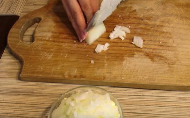 Баварский салат с копченой курицей