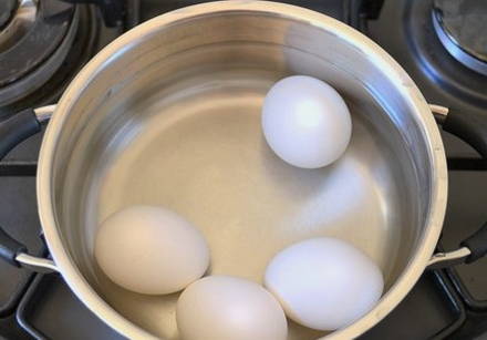 Белковый салат с крабовыми палочками