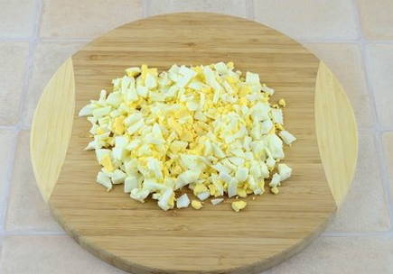 Белковый салат с крабовыми палочками