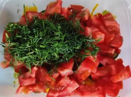 Греческий салат с французской горчицей в зернах