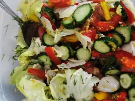 Греческий салат с французской горчицей в зернах