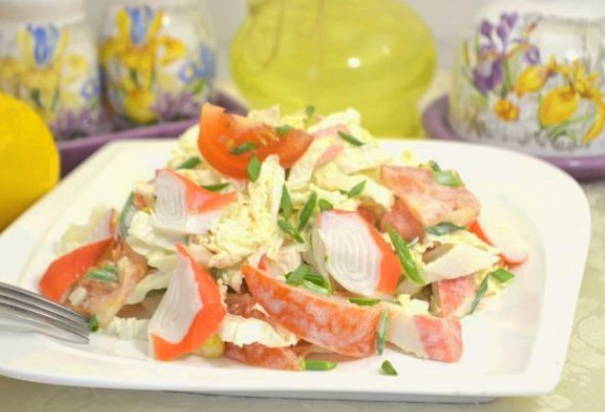 Диетический салат с крабовыми палочками без майонеза