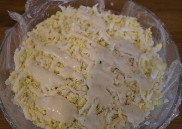 Салат «Грибная поляна» с опятами и курицей