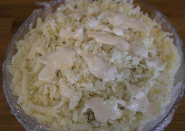 Салат «Грибная поляна» с опятами и курицей