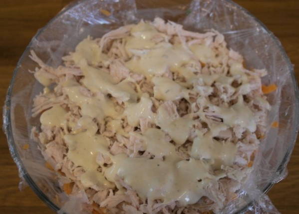 Салат «Грибная поляна» с опятами и курицей