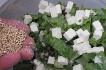 Греческий салат с фетой и маслинами