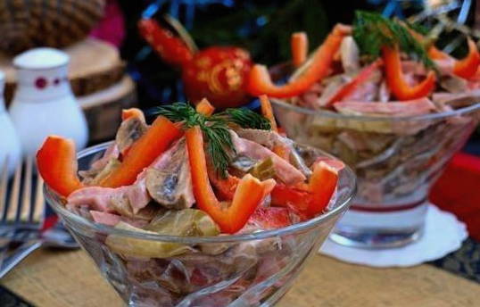 Салат «Дамский каприз» с языком