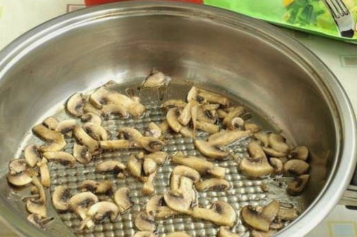 Салат «Дамский каприз» с языком