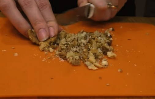 Салат «Дамский каприз» с черносливом