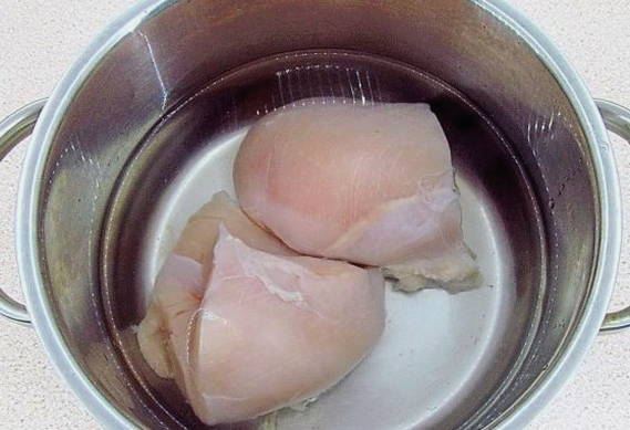 Салат «Дамский каприз» с курицей