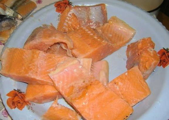 Форель со сметаной в духовке