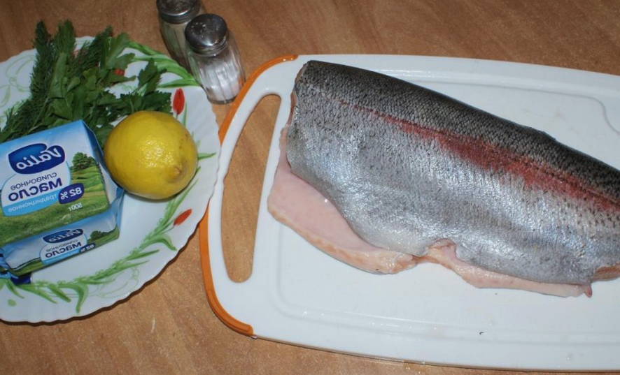 Форель с лимоном и сливочным маслом целиком в фольге в духовке