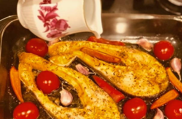 Форель с овощами стейками в духовке