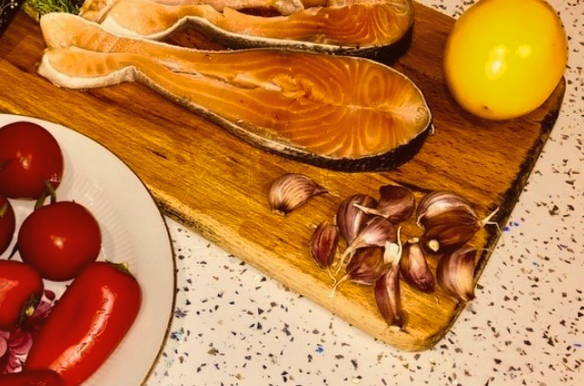 Форель с овощами стейками в духовке