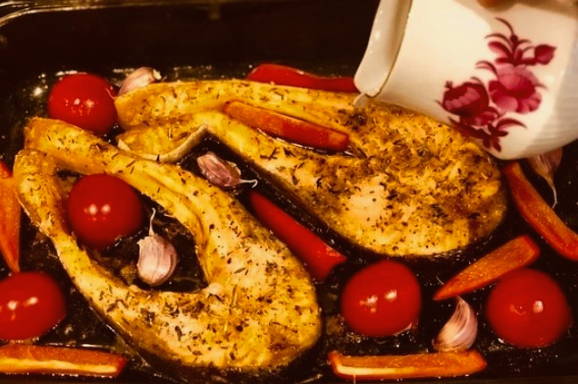 Форель с овощами стейками в духовке
