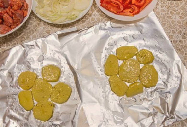Форель с овощами в фольге в духовке