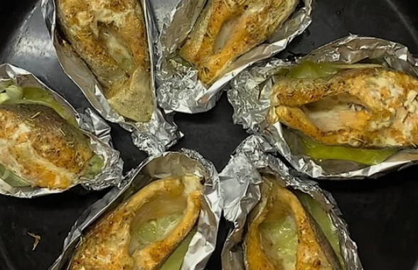 Запеченная форель кусочками в фольге в духовке