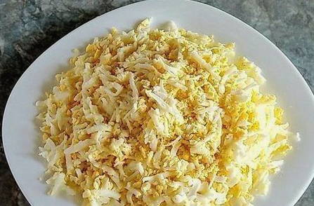 Еврейский салат с сыром