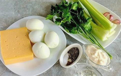 Еврейский салат с сыром