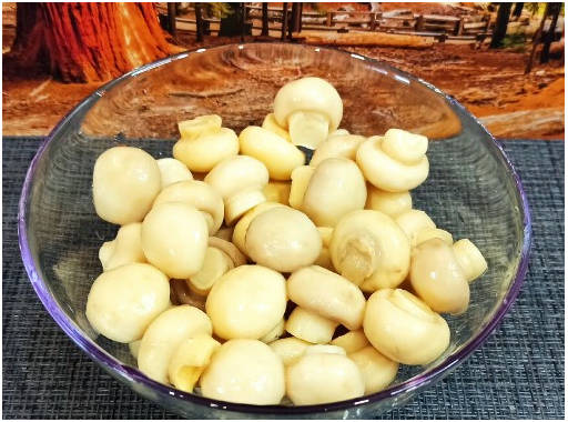 Салат «Грибная поляна» с корейской морковкой