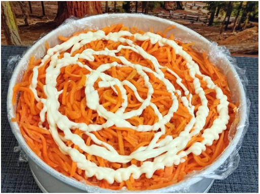 Салат «Грибная поляна» с корейской морковкой