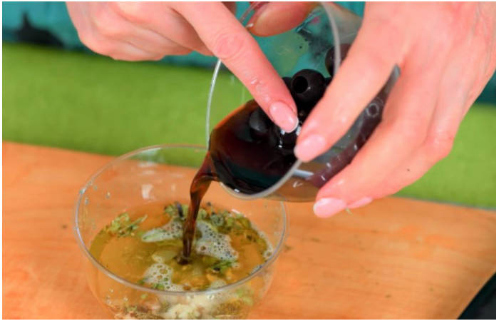 Греческий салат с красной рыбой