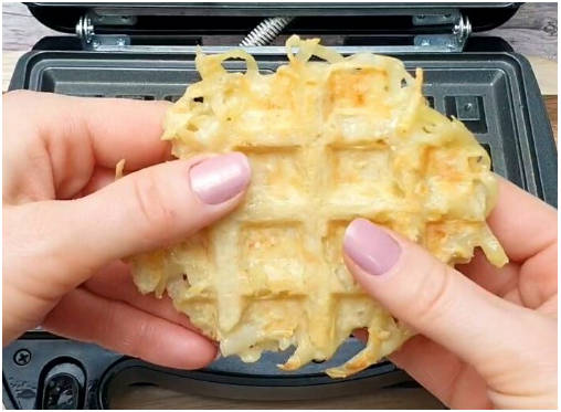 Картофельно-сырные вафли в вафельнице