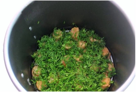 Классический салат «Грибная поляна» с шампиньонами