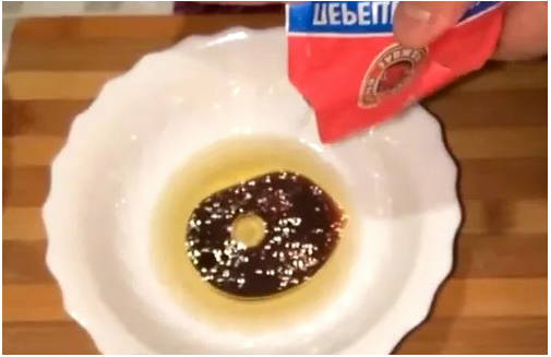 Греческий салат с рукколой и фетаксой