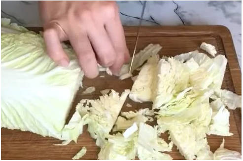 Греческий салат с пекинской капустой и сыром Греческий салат с пекинской капустой и сыром