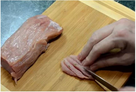 Горячий салат со свининой